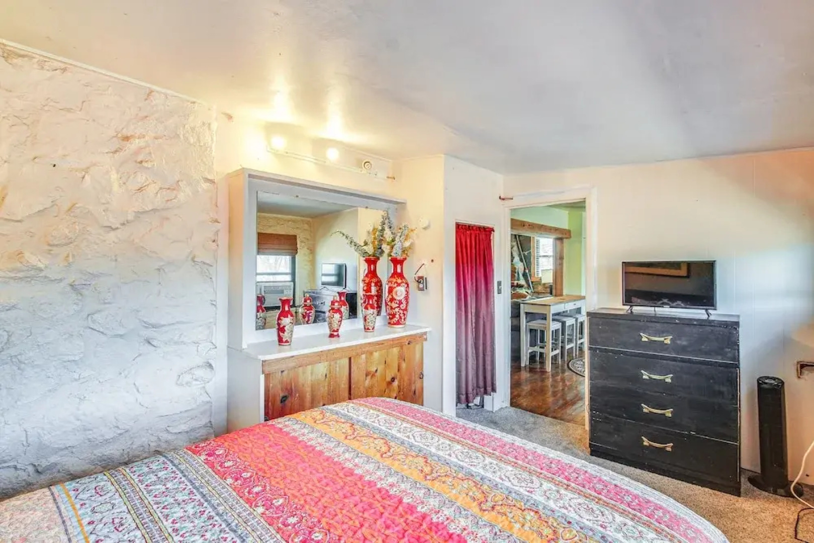 Medicine Park Getaway: Kayaks, Deck & Mtn Views!