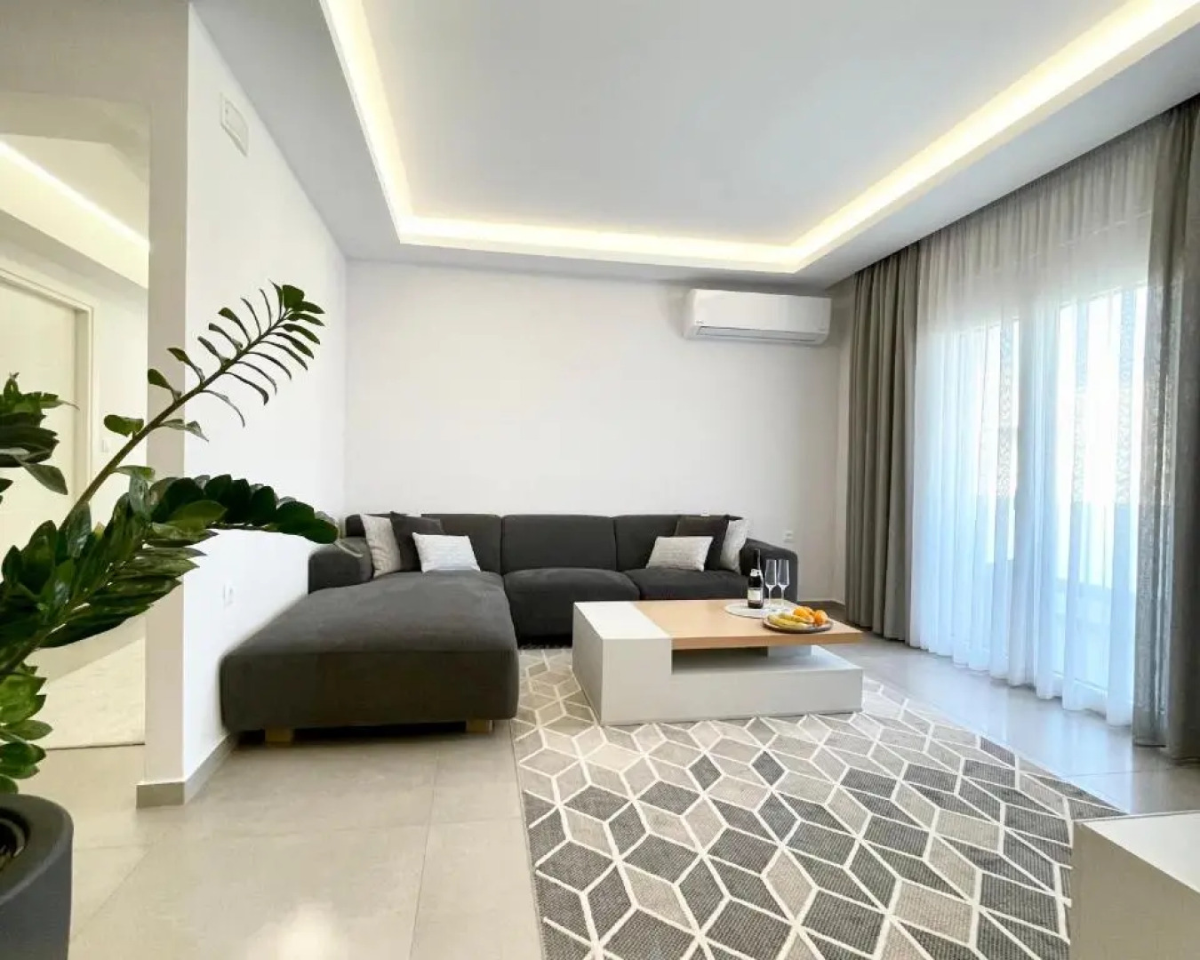White House Kokas Luxury Apartments