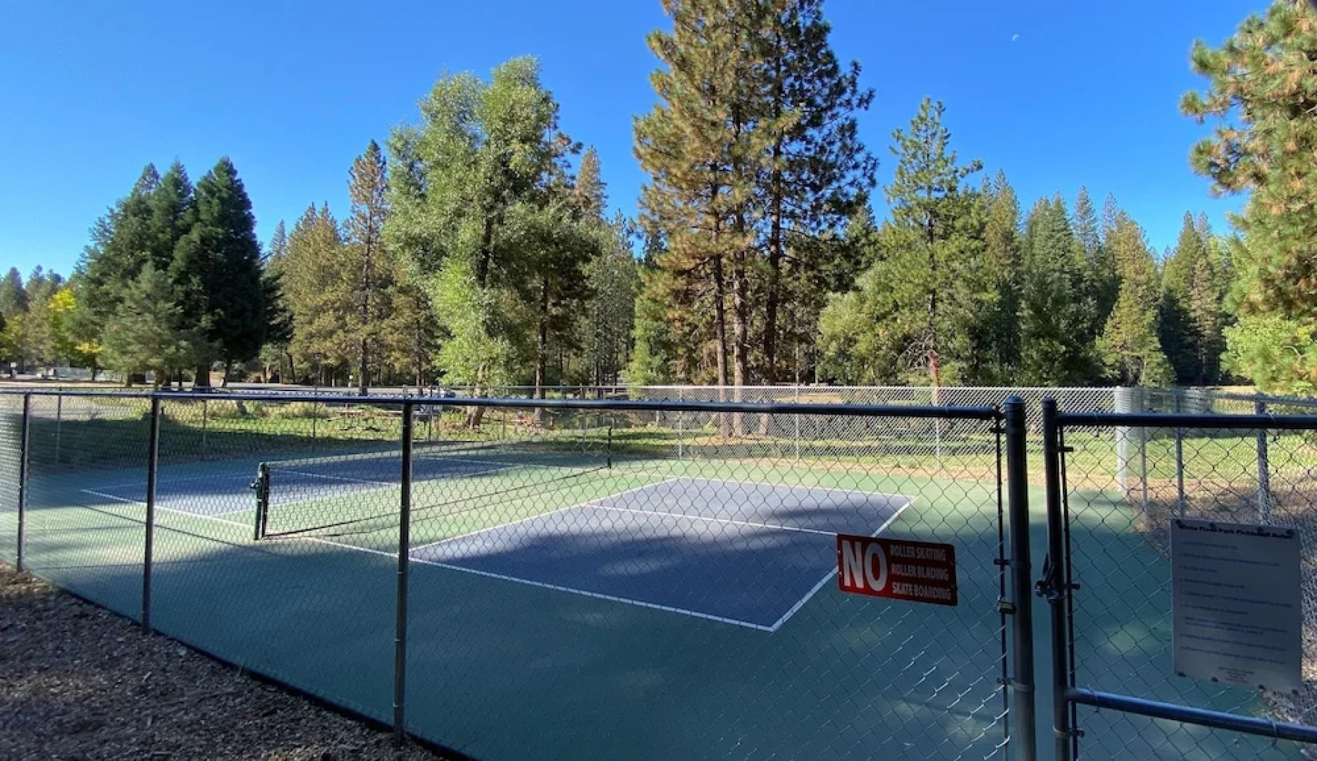 Lilac Cabin Family-friendly Highspeed Wi-fi 3 Bedroom Home by RedAwning