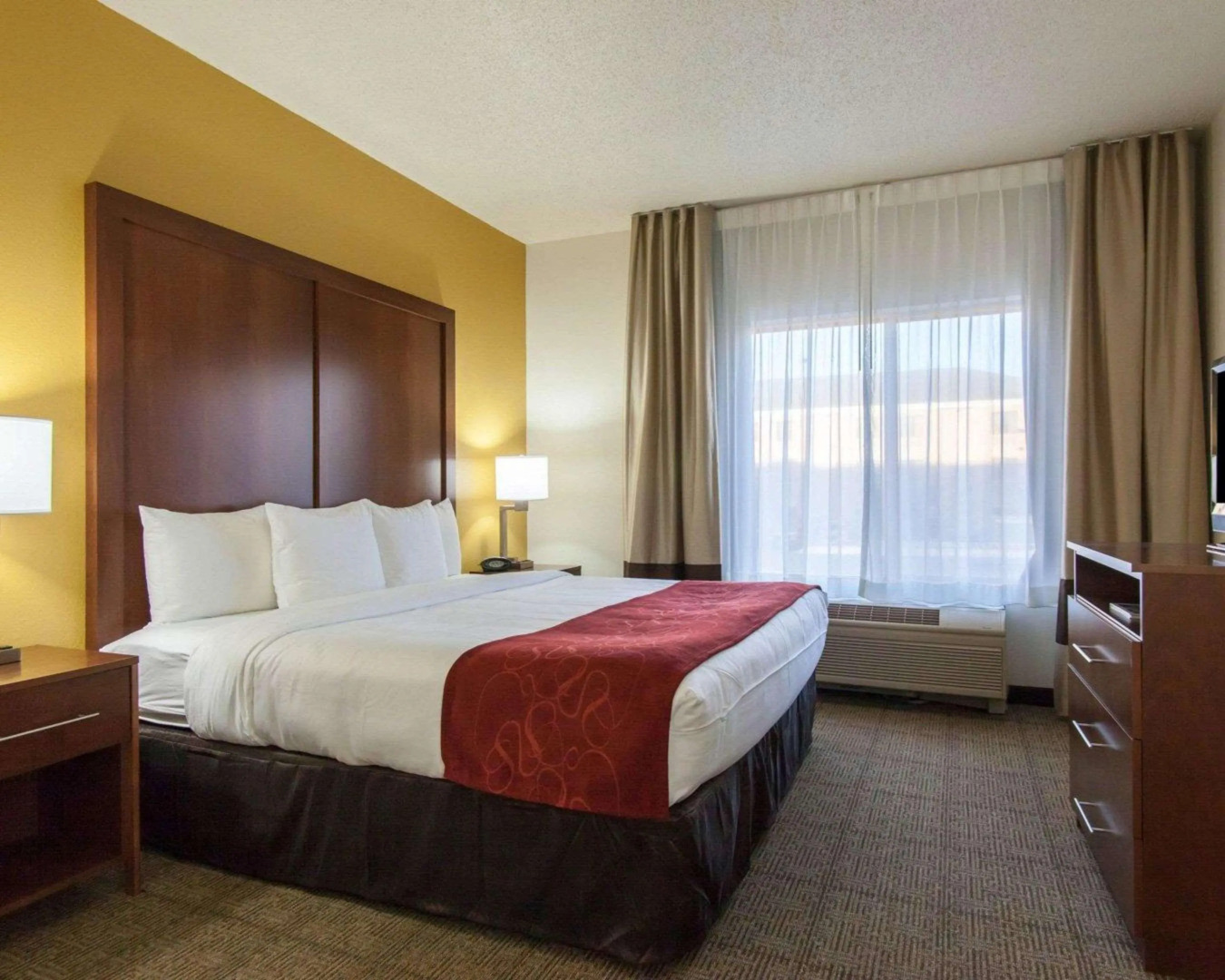 Comfort Suites Tulsa Central