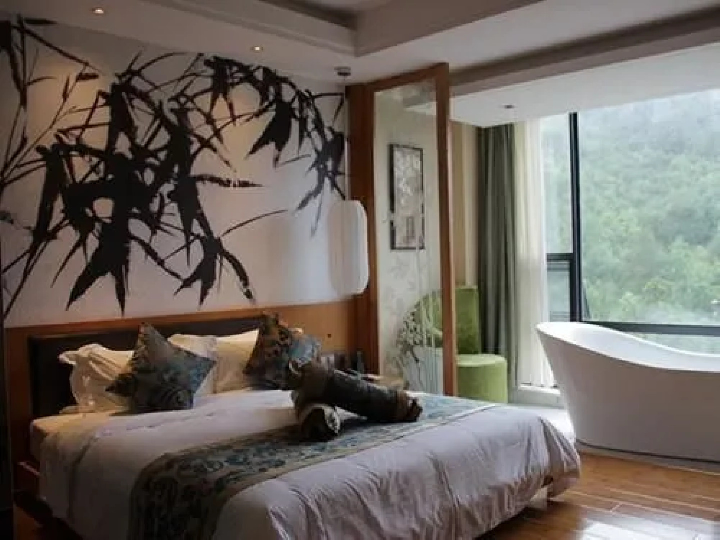 Xianning Youth Theme Hotel