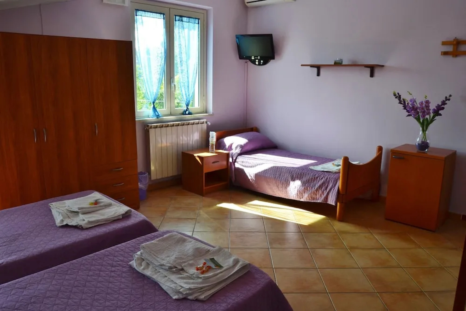 B b S Elia Villa Surrounded by Greenery Inside the Historic Dubini Park