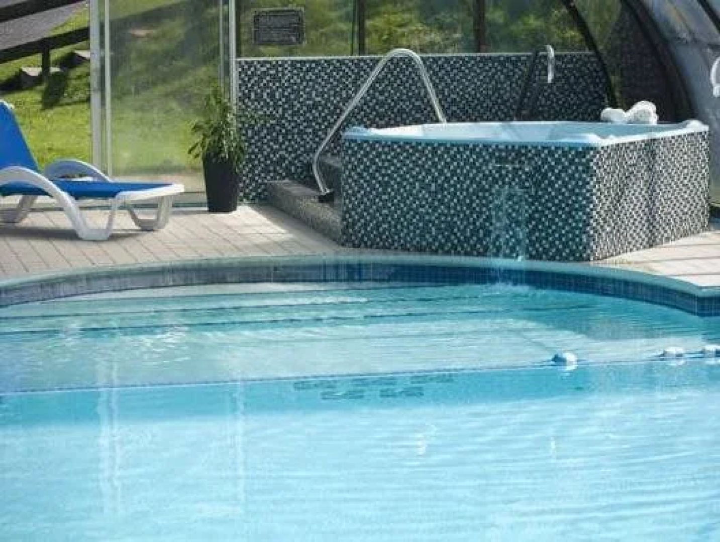 Sandy Cove Hotel