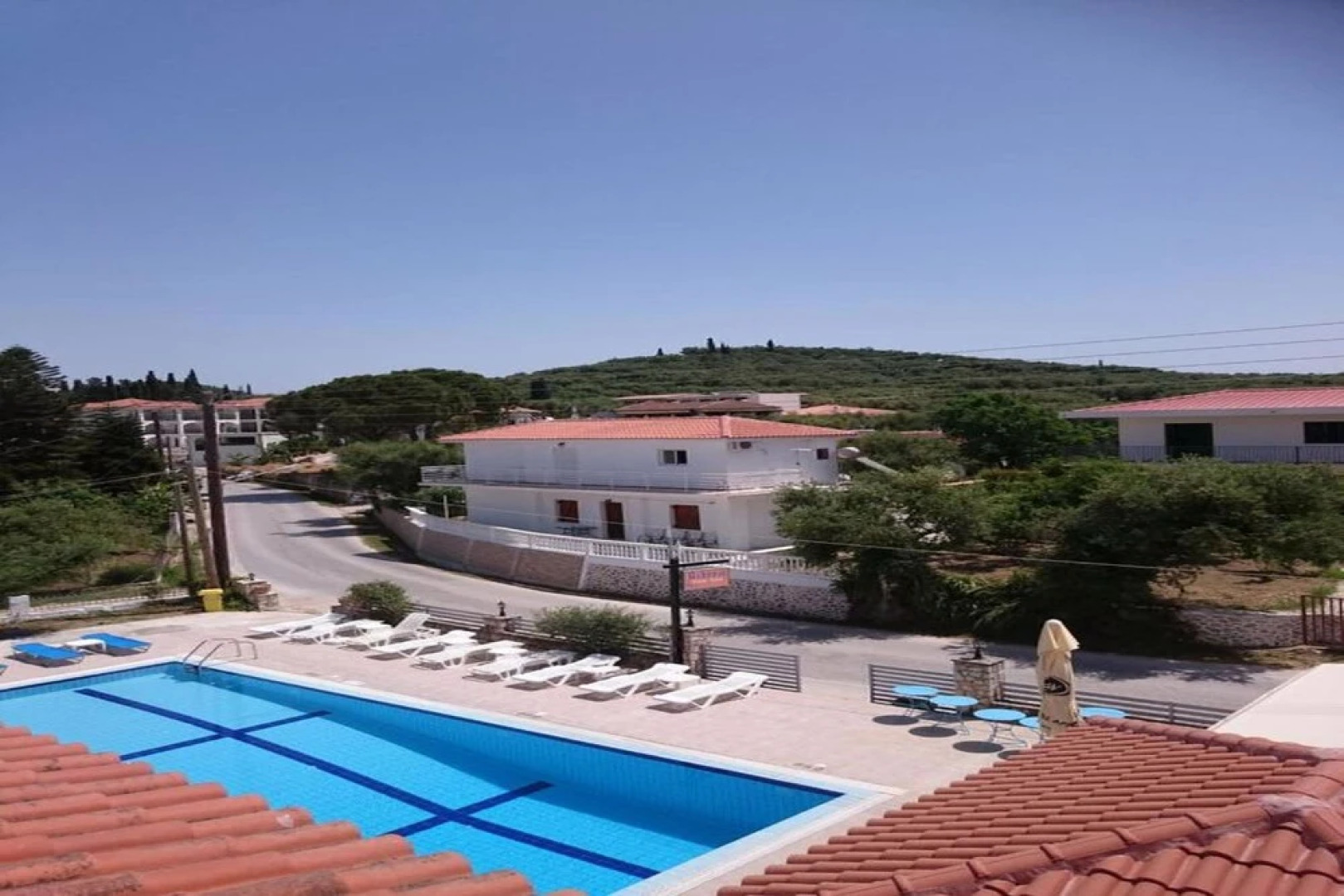 Giannis Pool Studios 1