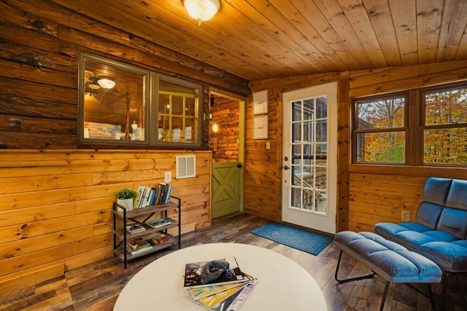 Authentic Log House With Modern Finishes - Game Room & Hot Tub - Pocono Mountains 4 Bedroom Residence by Redawning