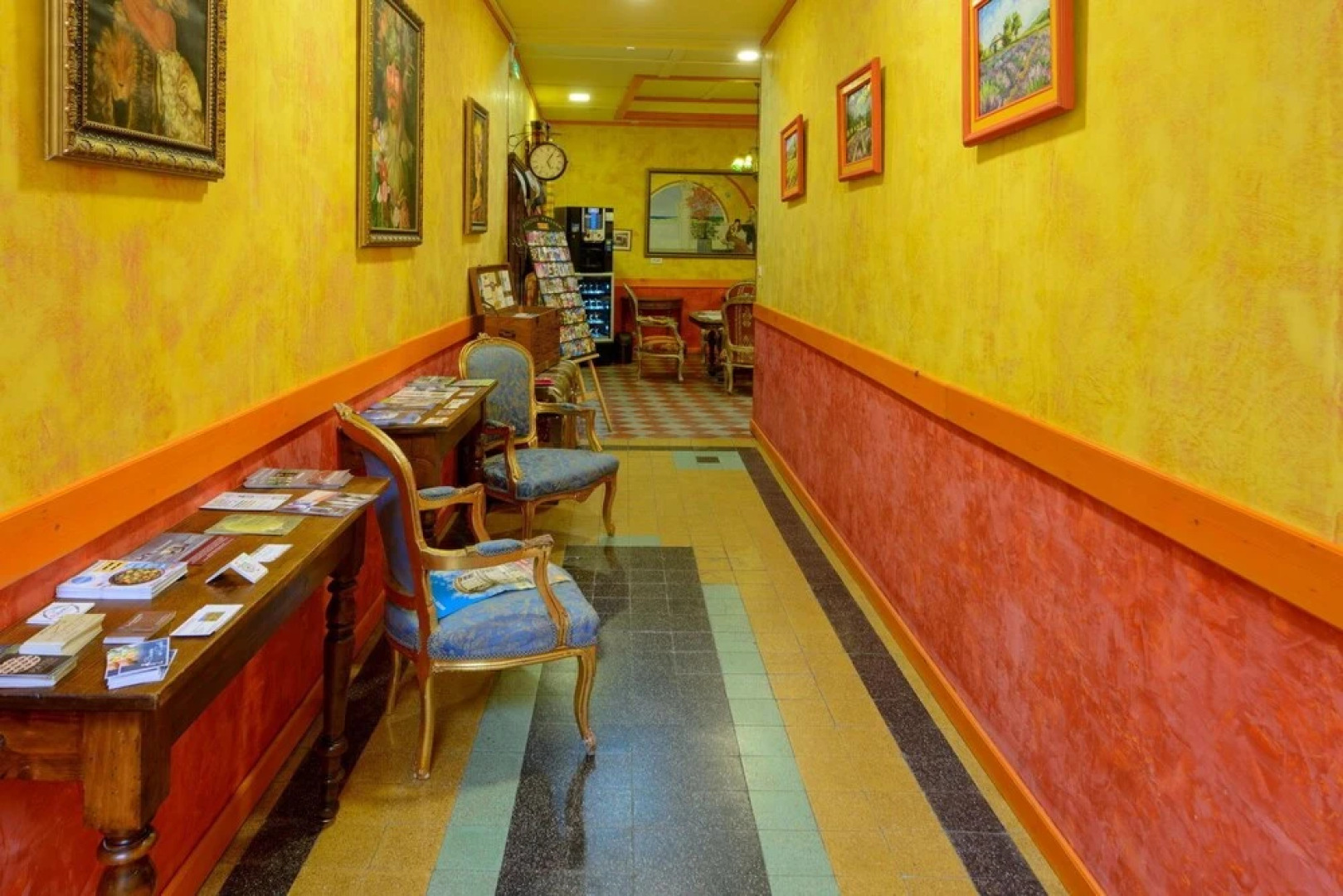 Les Arcades Le Lion Dor