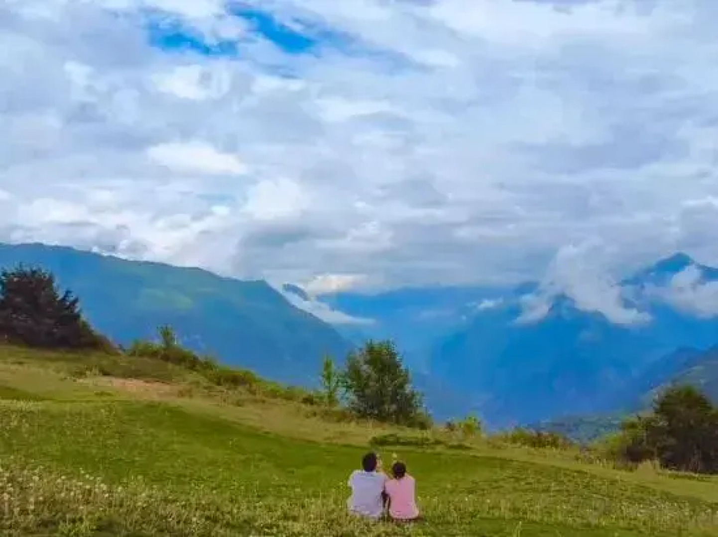 Jiuzhaigou Yunfengli International Outdoor Camp