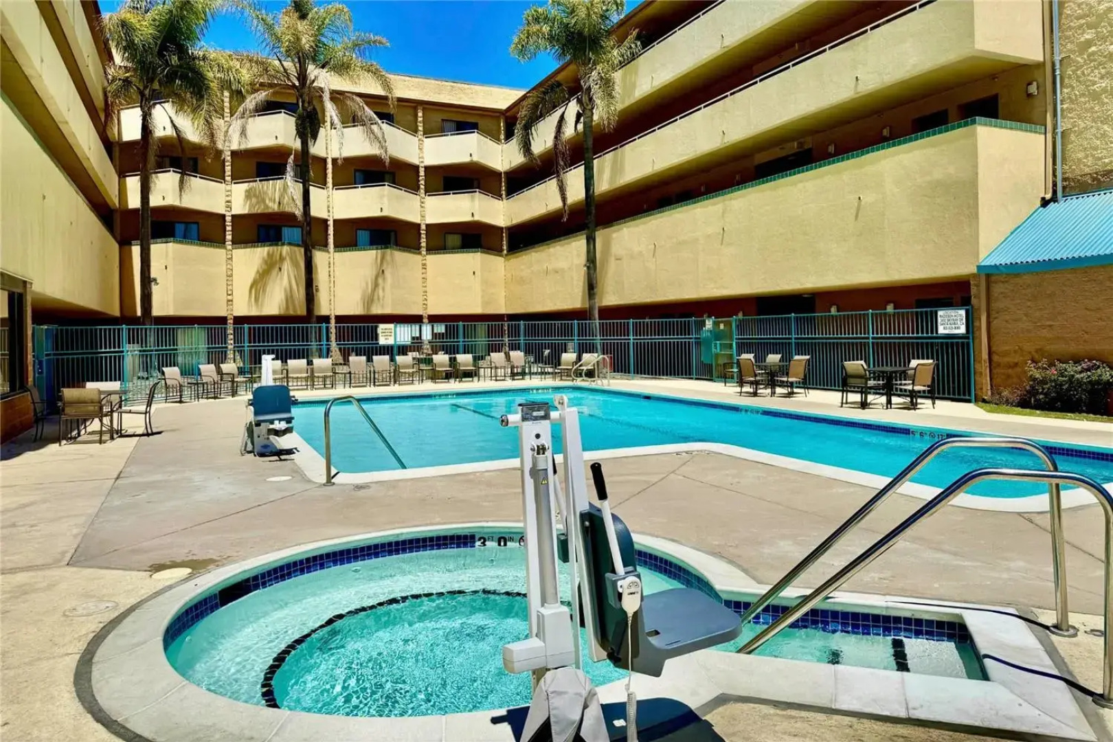 Radisson Hotel Santa Maria