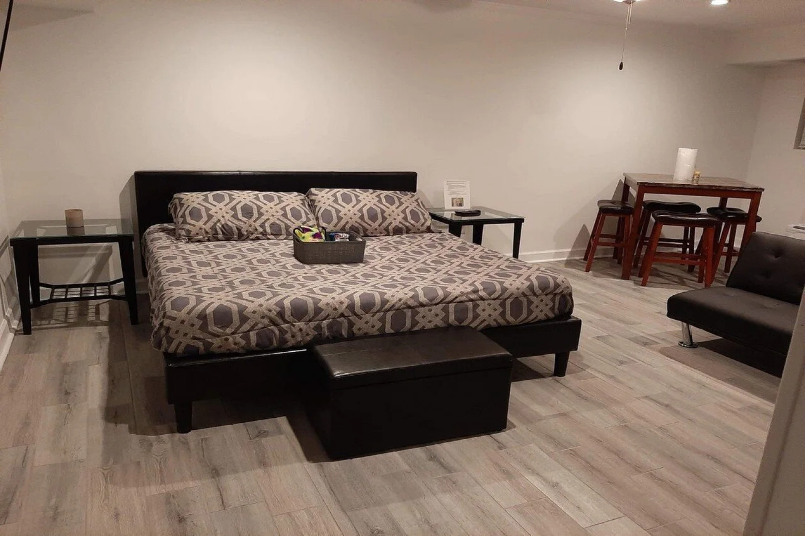 Kernersville Hot Tub  Pool  Arcade Gym Wifi Coffee