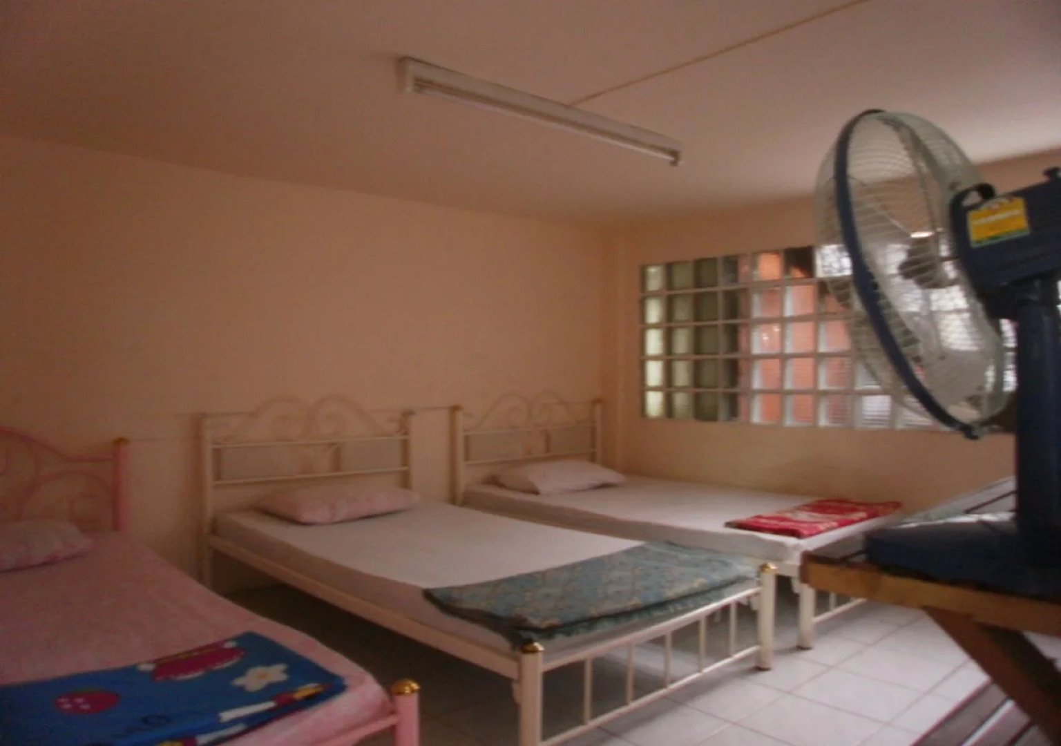 Farang Bar Guesthouse