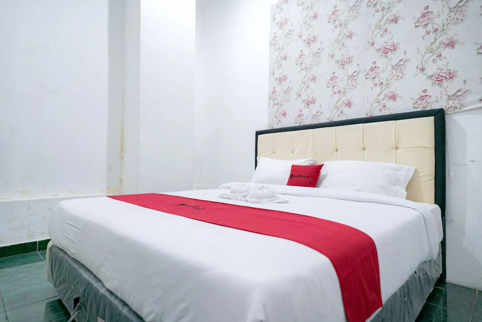 RedDoorz Syariah near Exit Toll Puncak