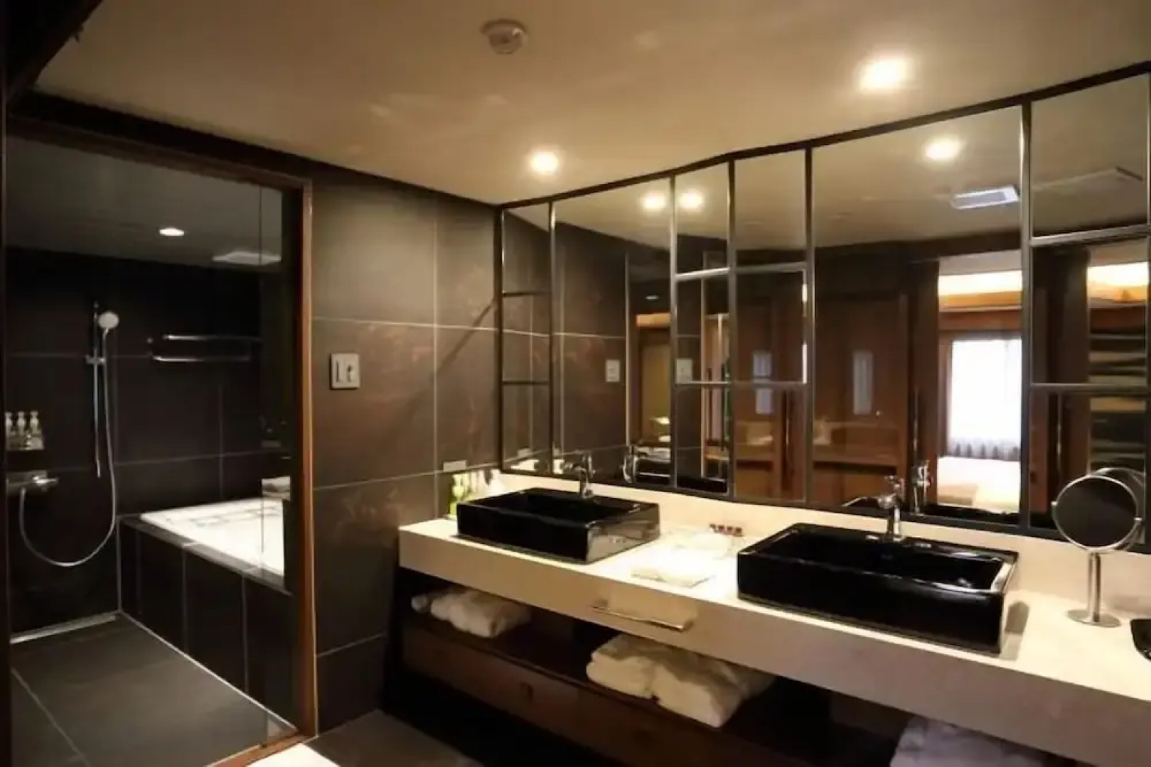 Urban Villa Konaya Hotel