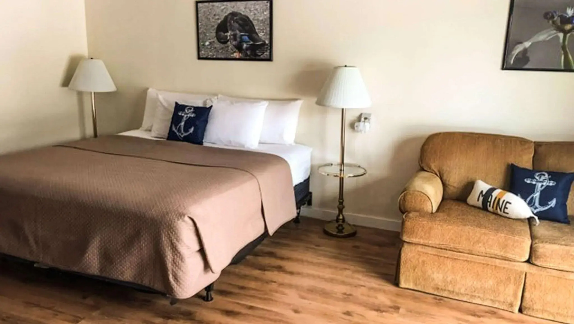 Colonial Inn Ellsworth