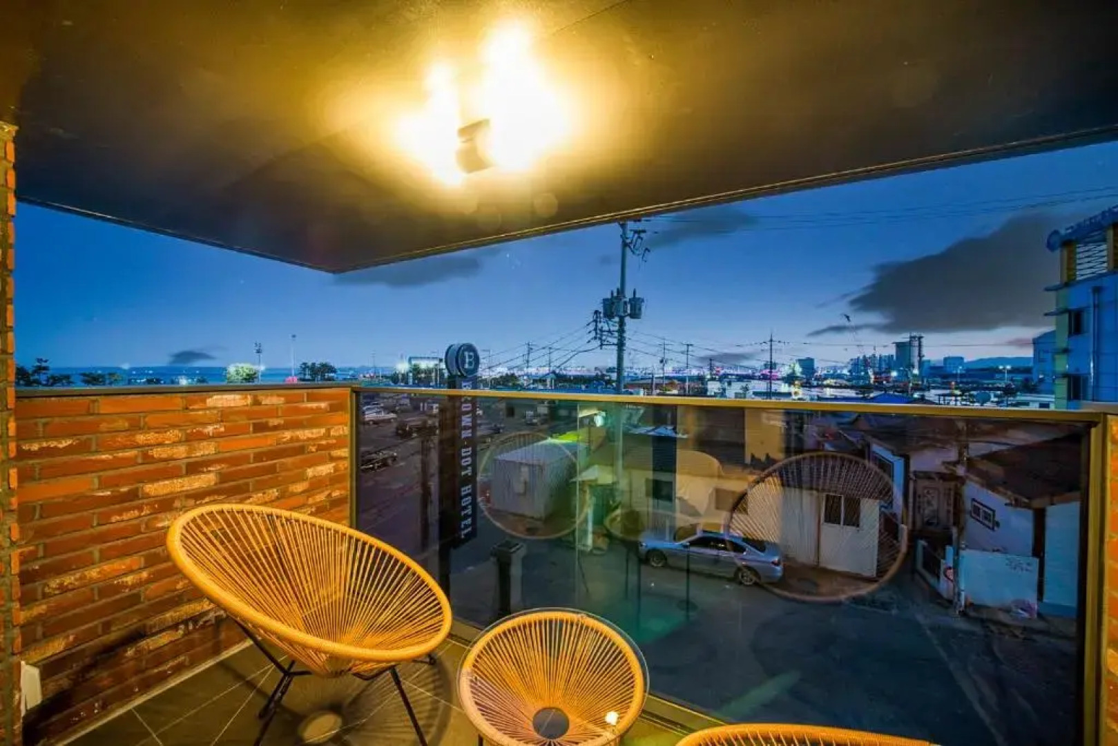 Pohang Terminal Brown Dot