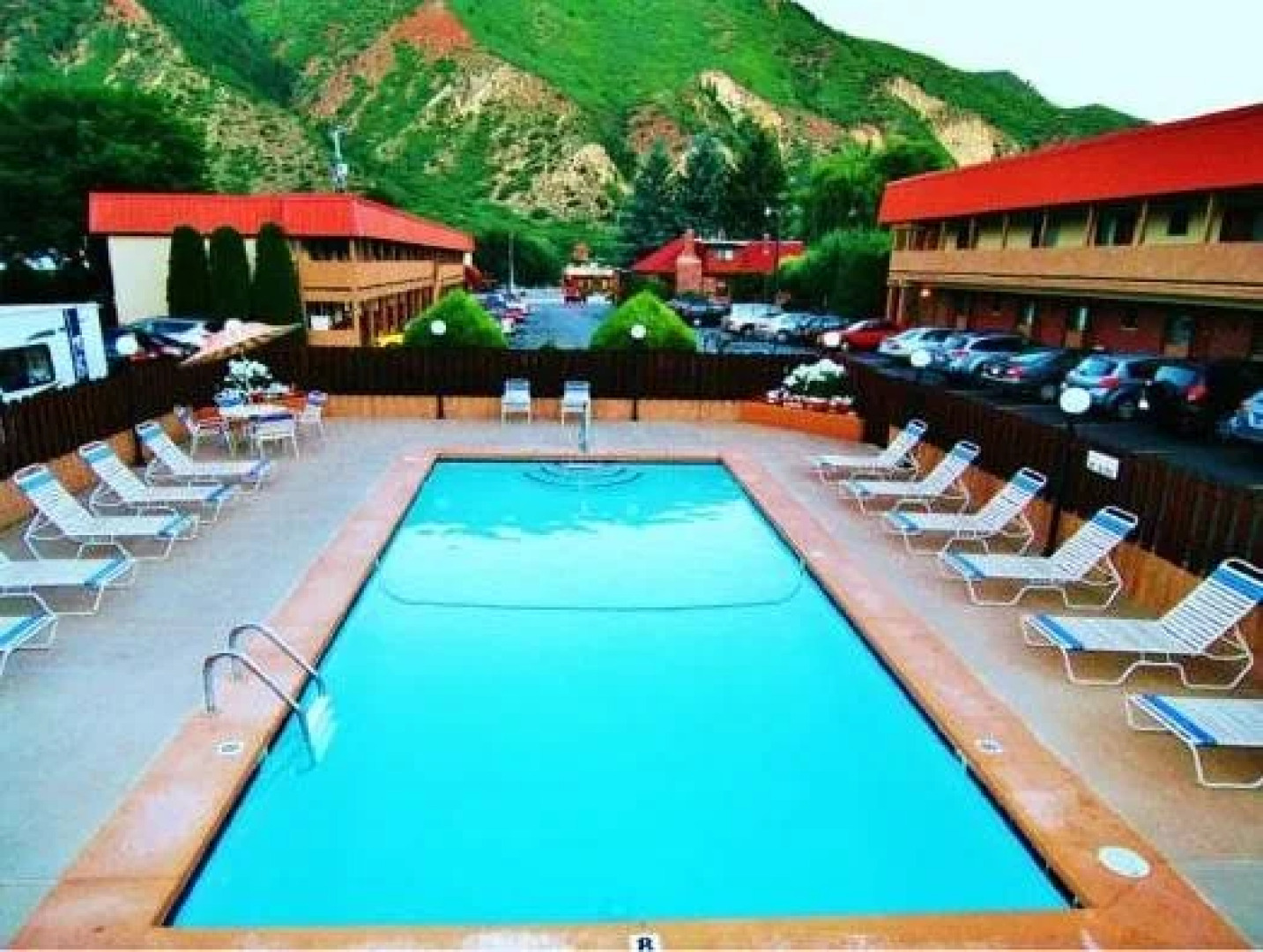 Glenwood Springs Cedar Lodge