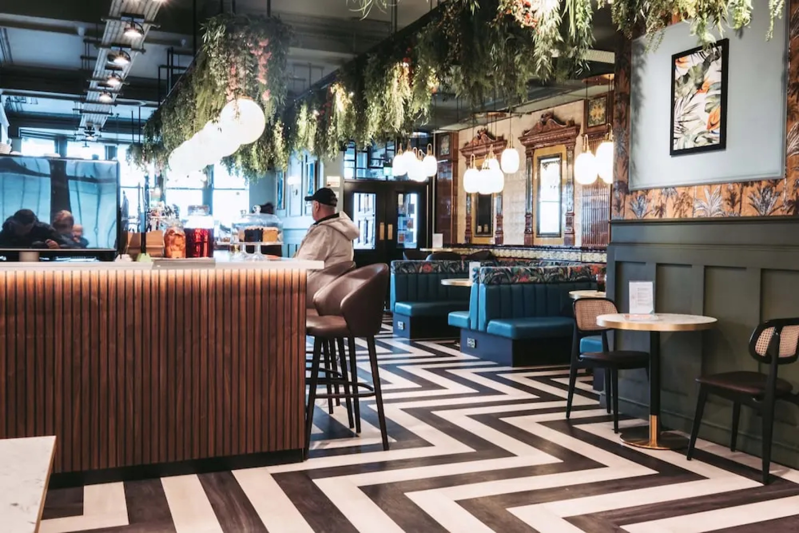 The Royal Bar & Shaker