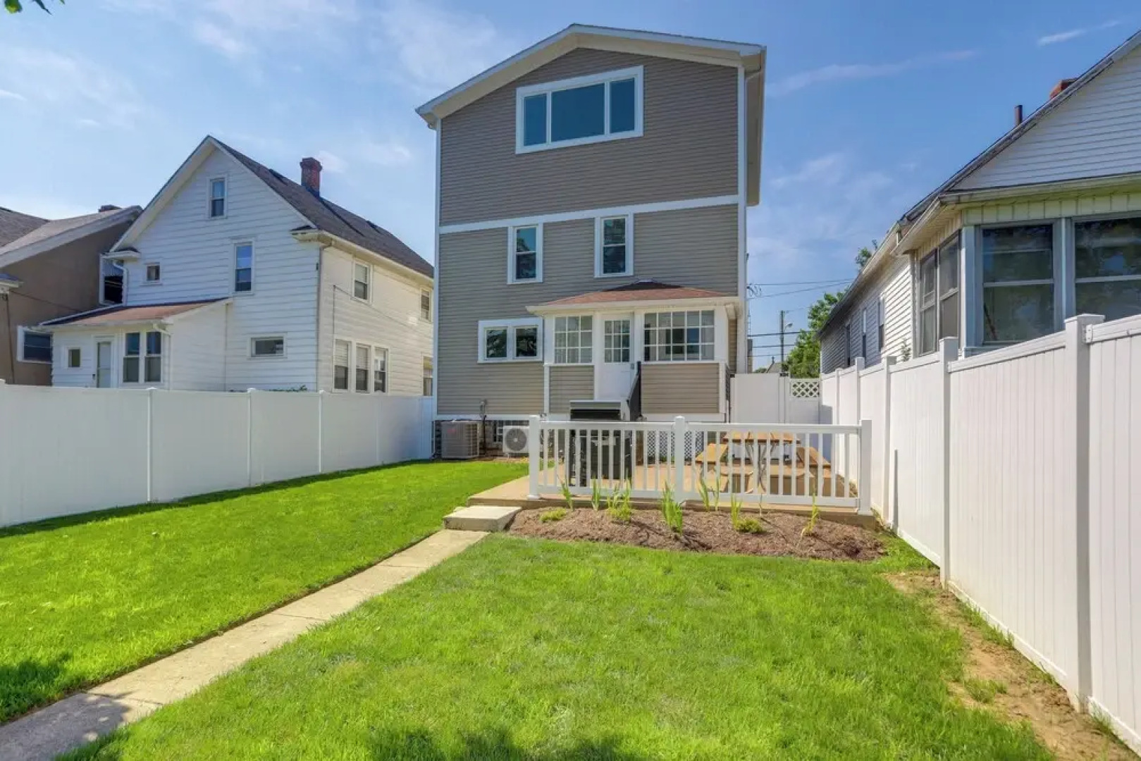 Walk to Lake Erie: Spacious Home in Sandusky!