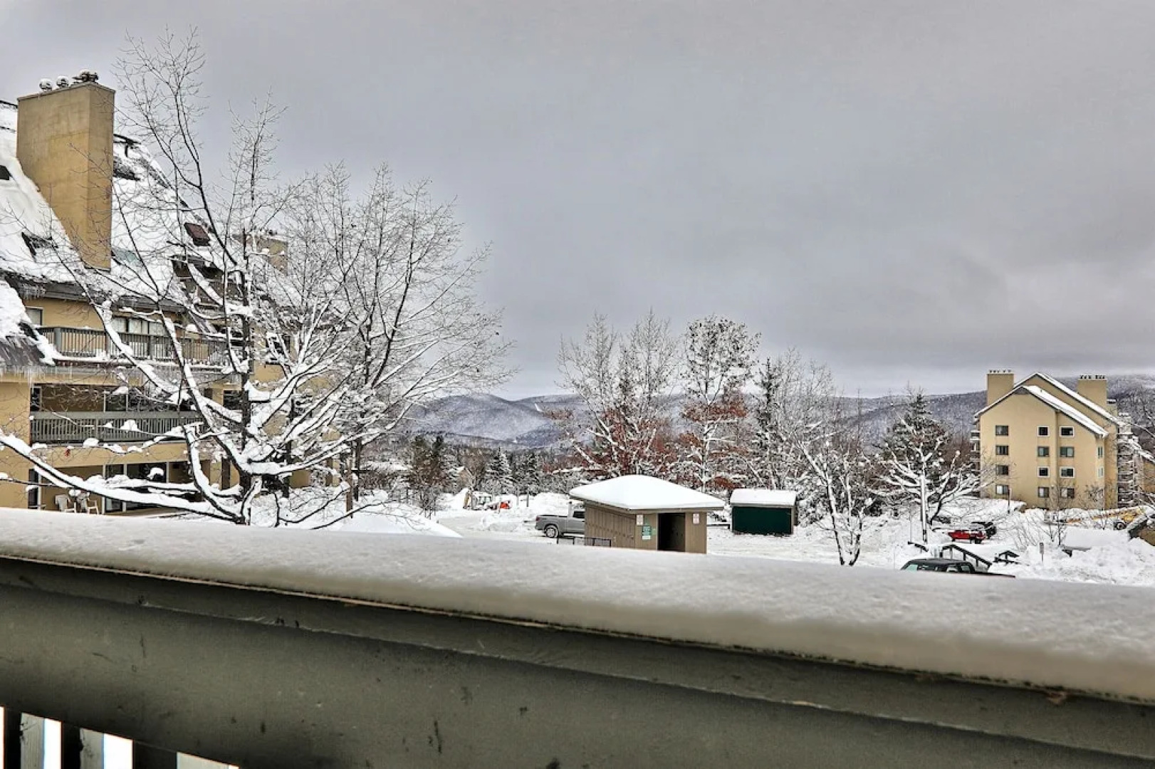 "roomy" Mountain Green 3BR Condo w/ Amenities 3b14