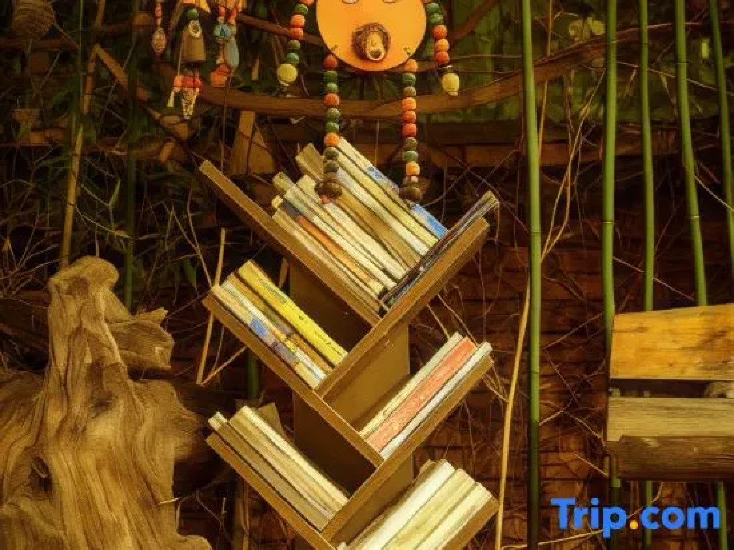 Qiuniang House Lugu Lake