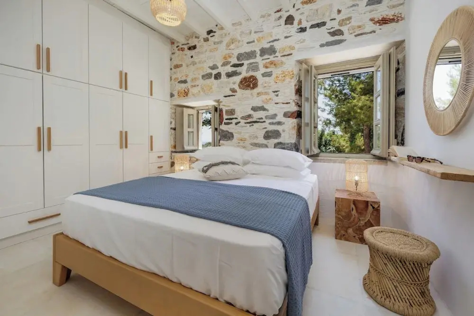 Zos Suites