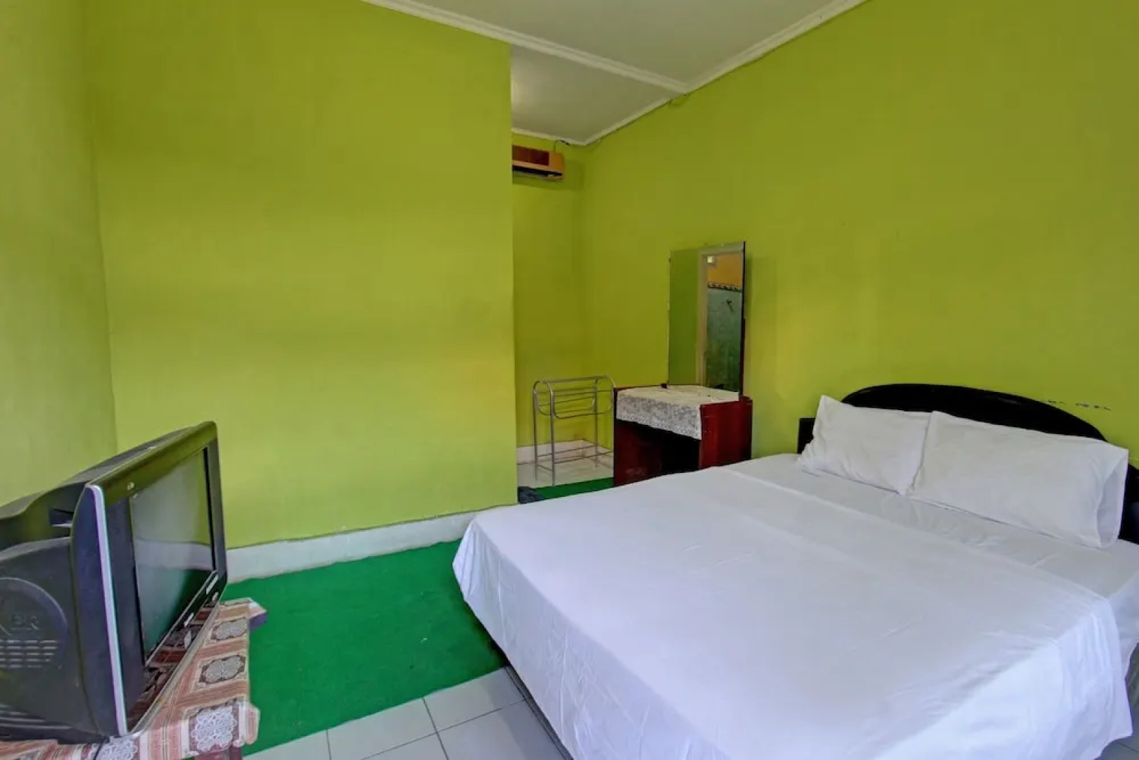 Hotel O Dienda Hayu Near Alun Alun Tastura