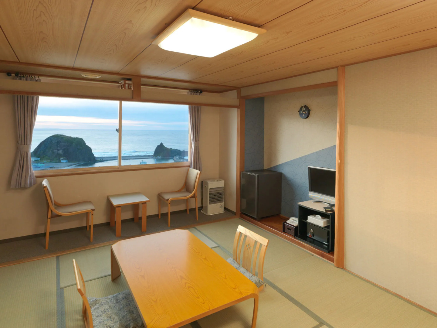 Shiretoko Yuhi No Ataruie Onsen Hostel