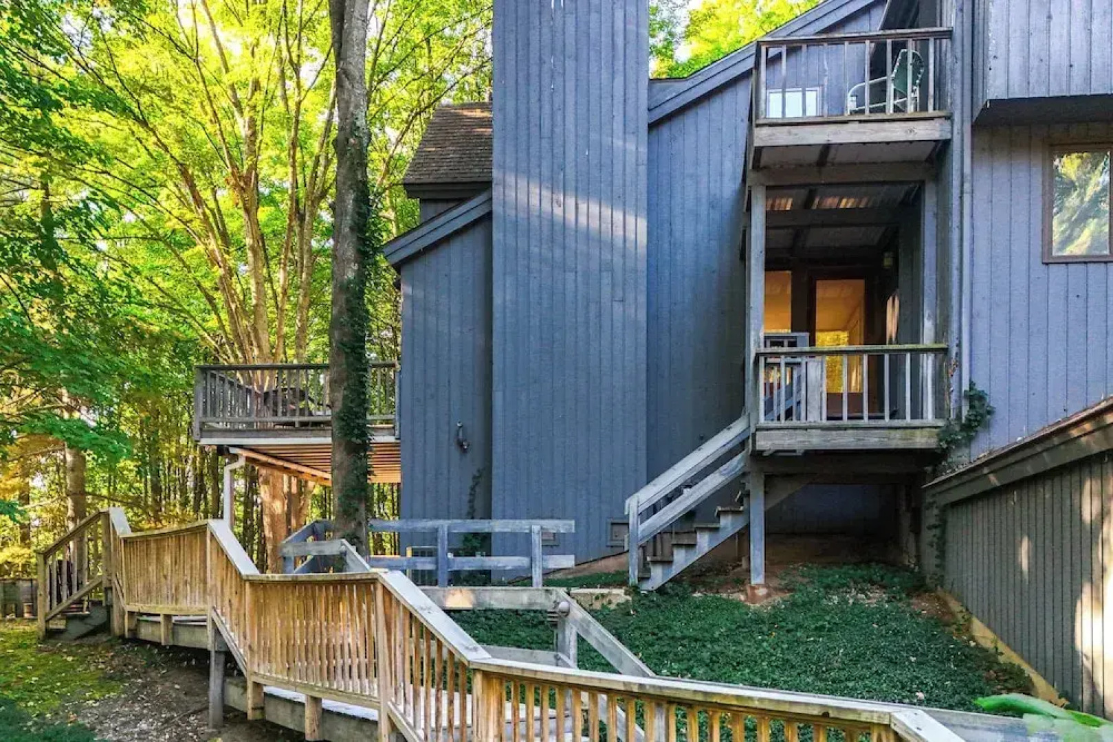 Soaking Tub & Fire Pit! Home Near Dtwn Suttons Bay