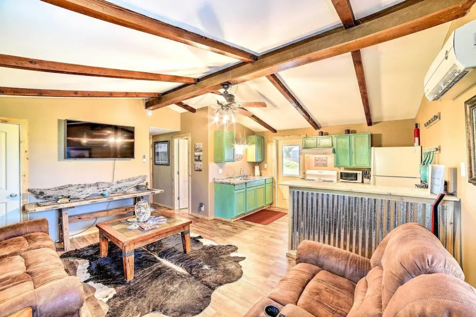 4 Mi to Beach & Fishing: Rockport Cottage w/ Deck!