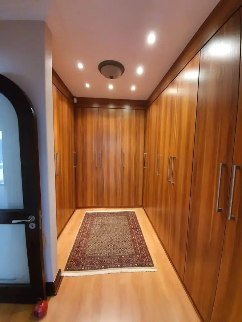 Or Tambo Airport Holiday Home