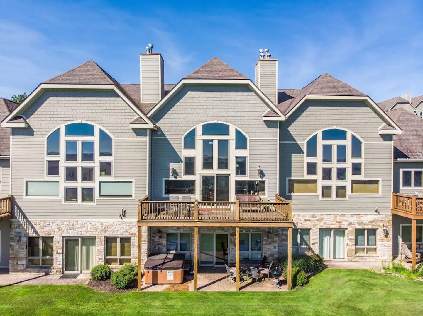 Overlook 3 Bedroom Townhome #1B