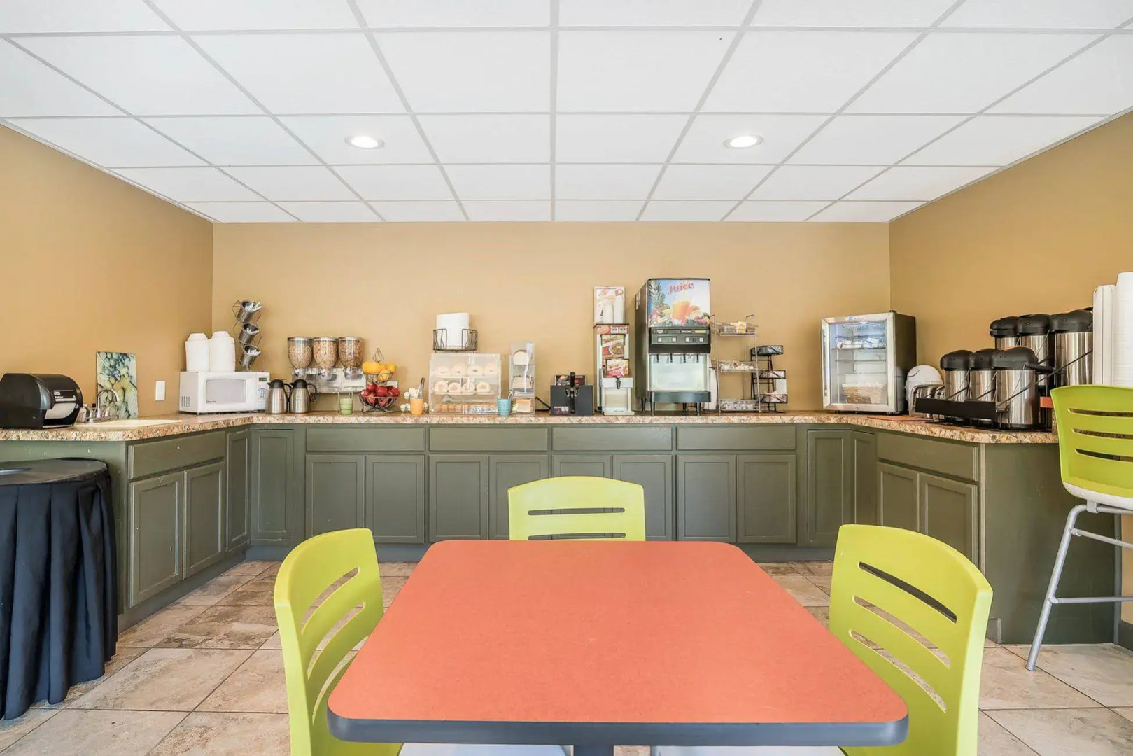 Econo Lodge Inn & Suites Binghamton