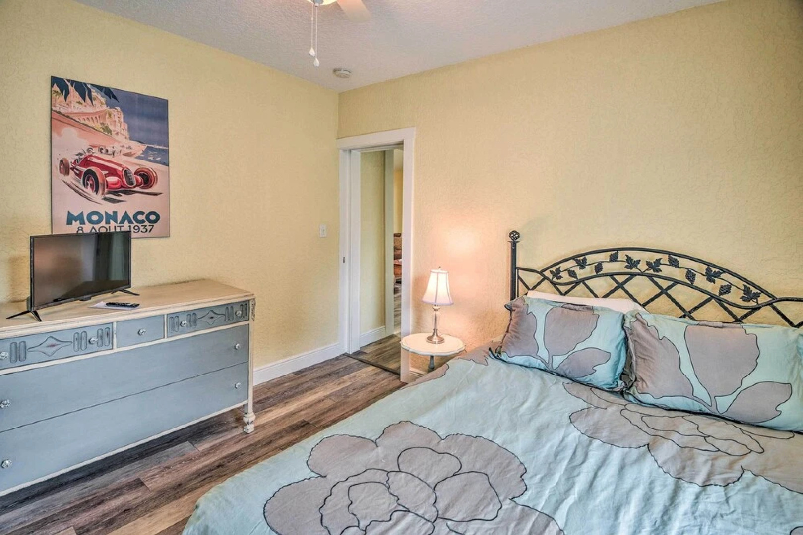 Family Home: Walk to Downtown & Stetson Univ!