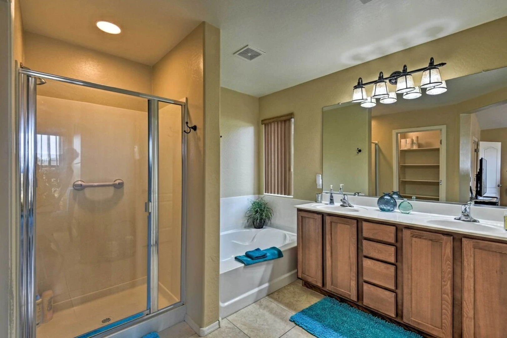 West Phoenix Home: Hike, Dine & Golf Nearby!