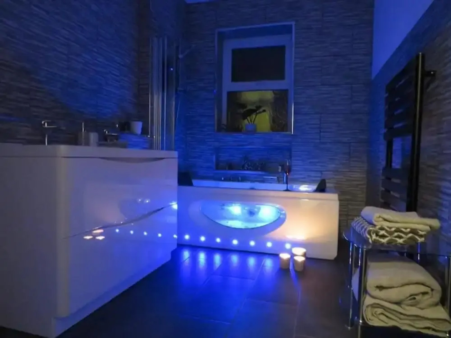 Stay in Comfort , Completely Renovated