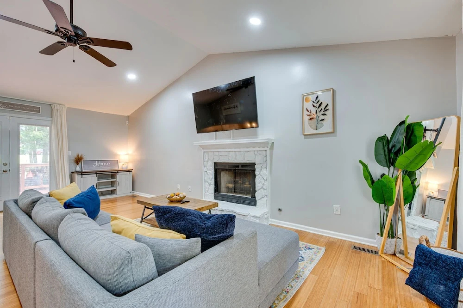 Smyrna Home w/ Deck & Patio: 17 Mi to Downtown ATL
