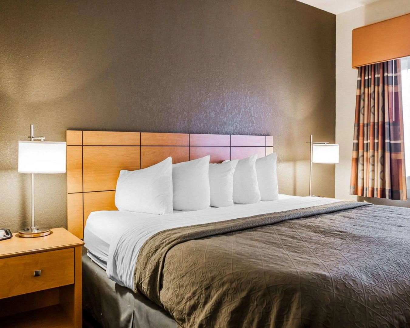 Quality Inn & Suites Des Moines Airport