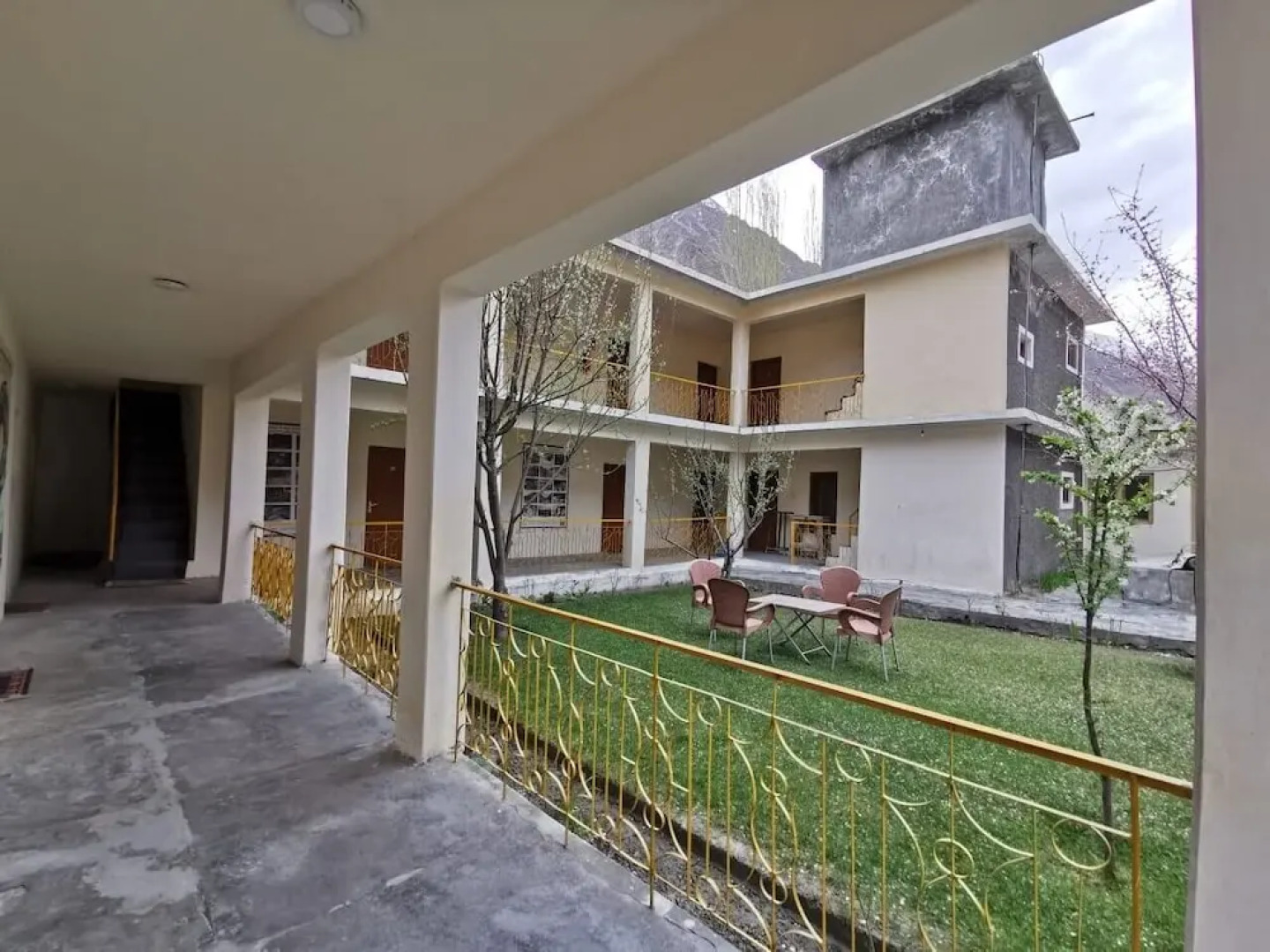 Gulmit Continental Hotel Hunza Valley