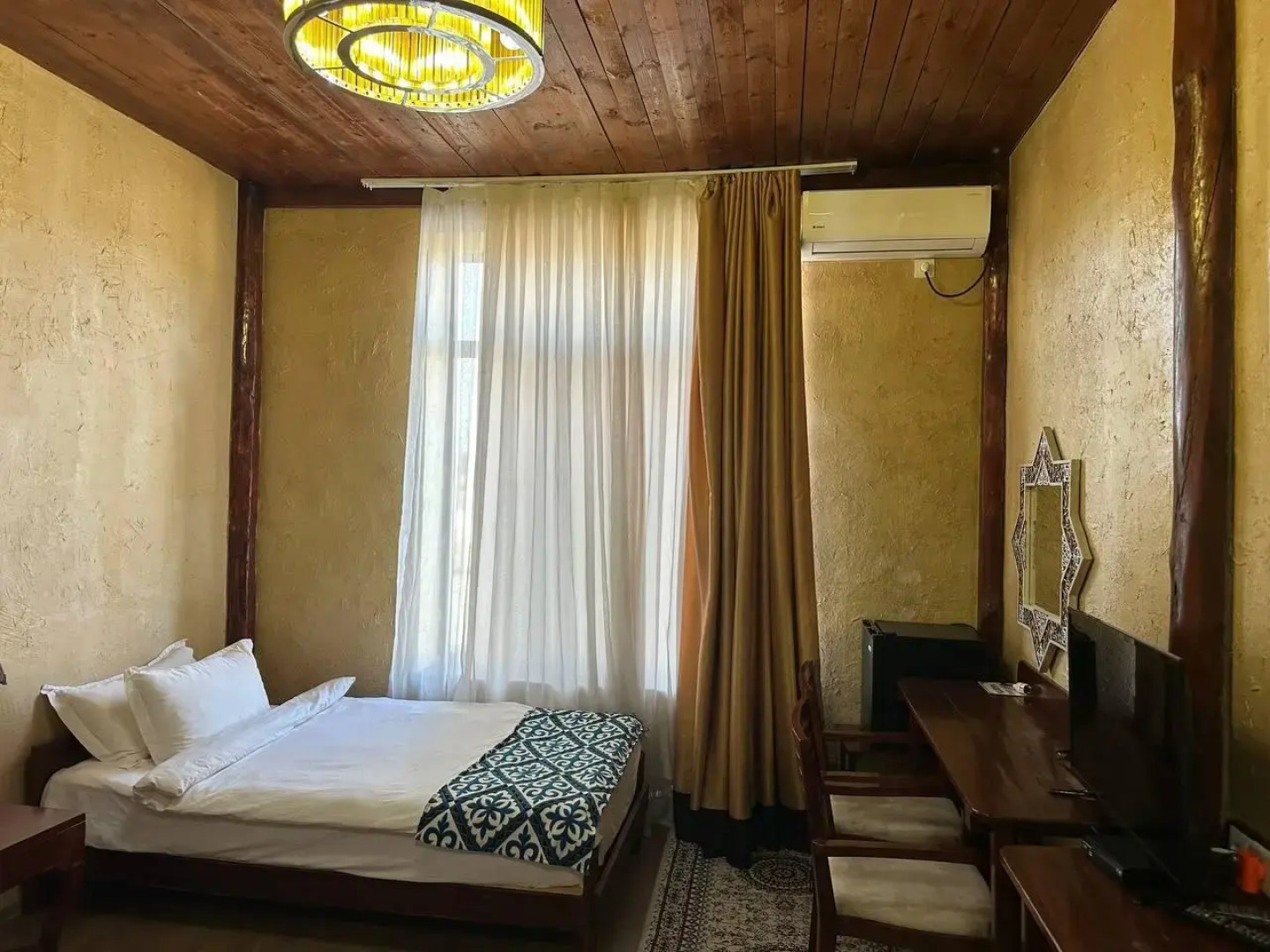 Sultan Kyzyl-Kia (Султан Кызыл-Кия)