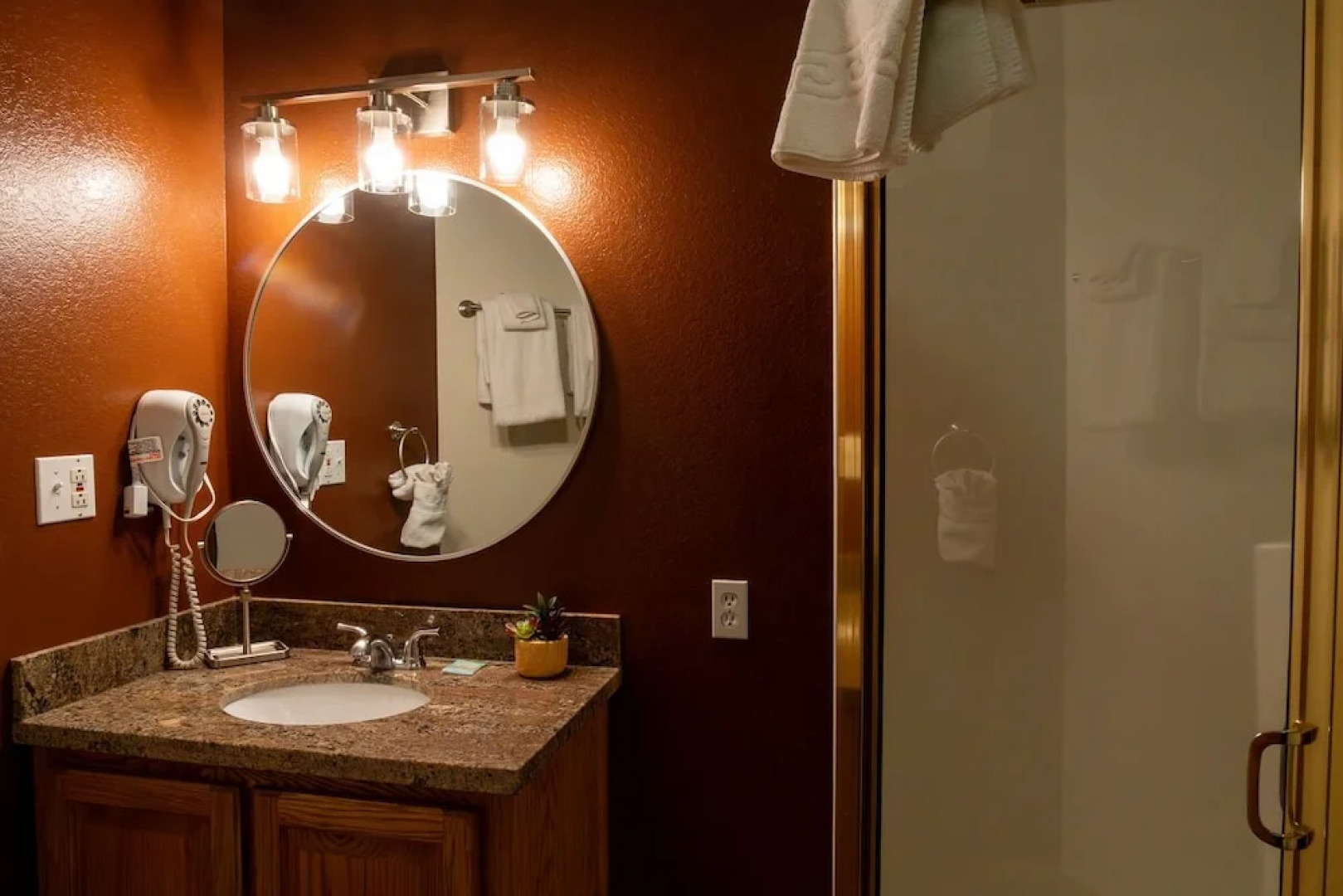 Alpenglow Three Bedroom Two Bath XL A16