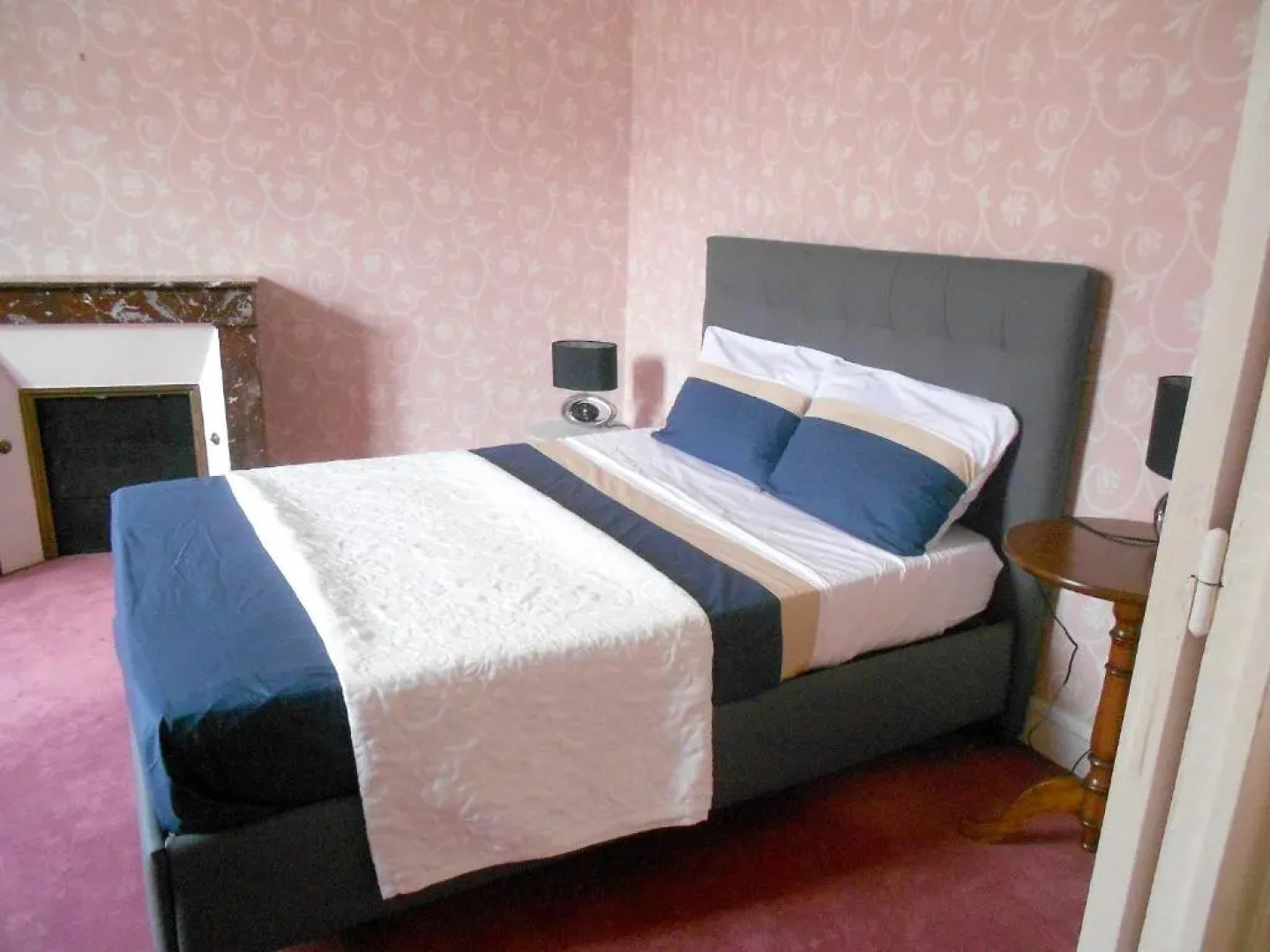 House With 3 Bedrooms in Airvault, With Enclosed Garden and Wifi