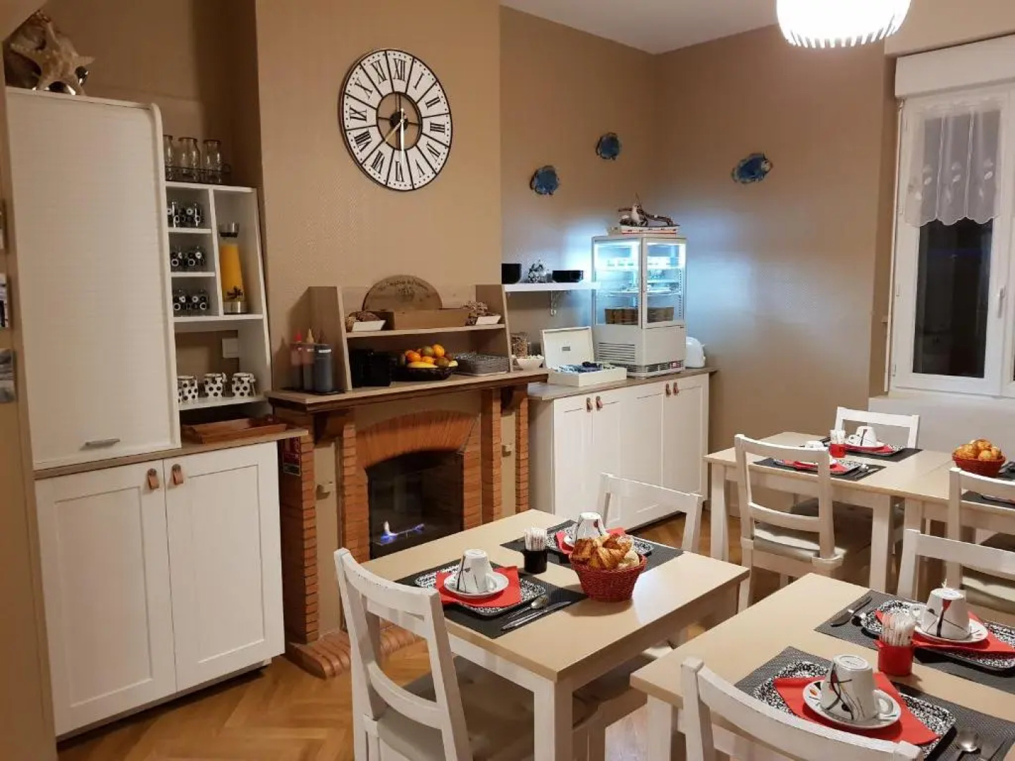 Ptit Dej Hôtel Corinna