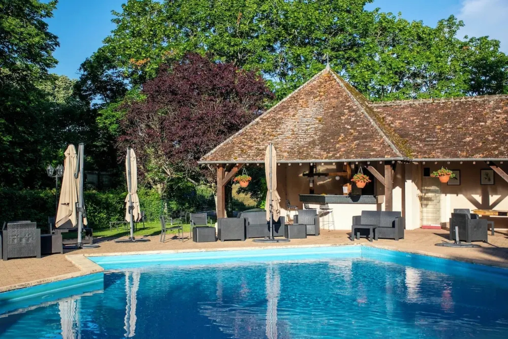 Le relais fleuri, Hôtel et restaurant Logis - Avallon
