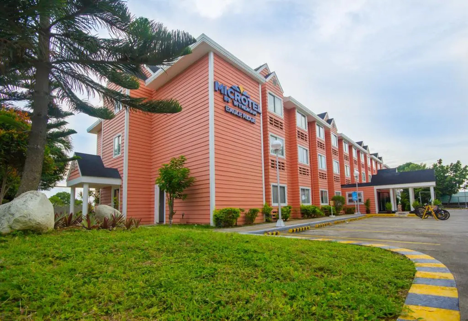 Microtel Inn & Suites By Wyndham Eagle Ridge