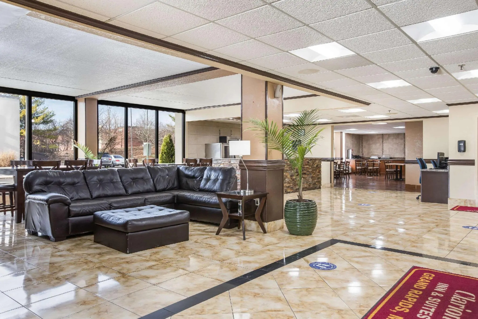 Clarion Inn & Suites Grand Rapids Airport