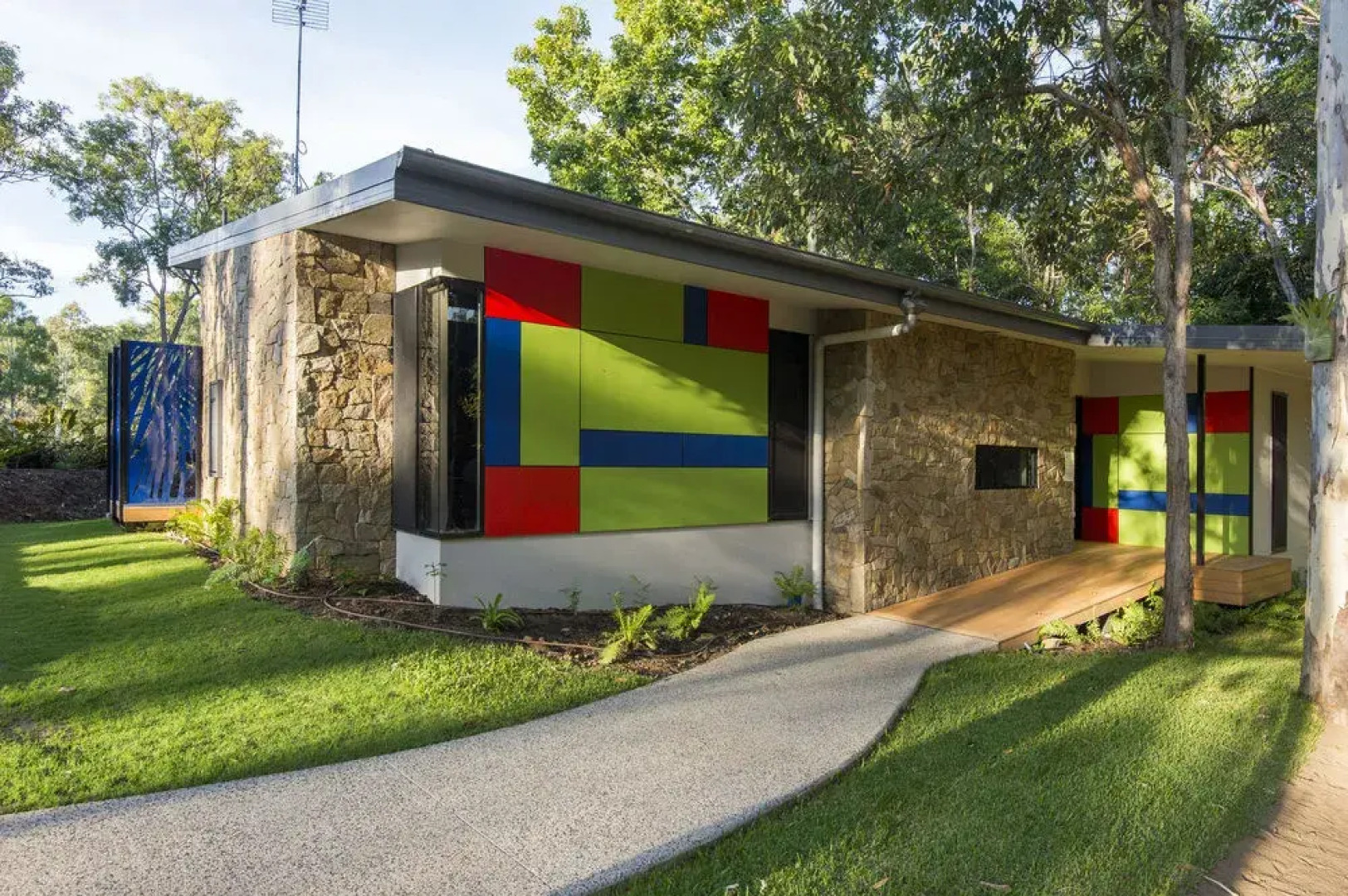 The Feathered Nest - Wildlife Retreat