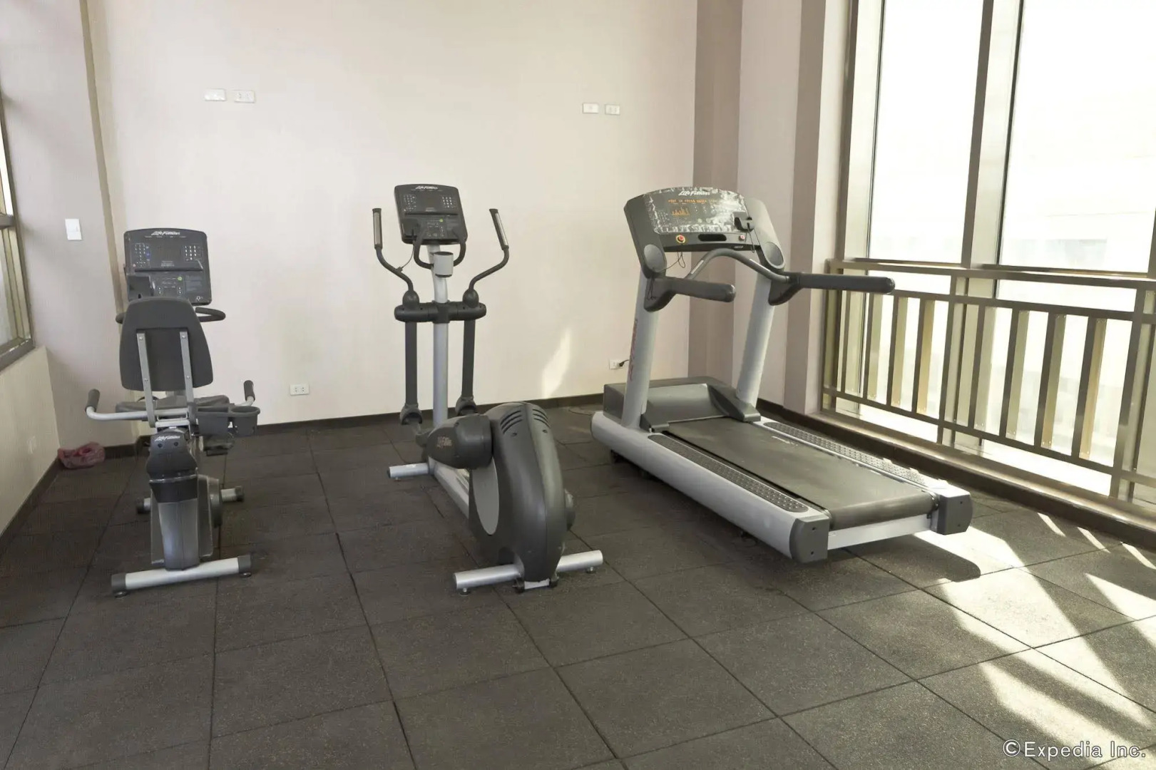 Mandarin Plaza Hotel