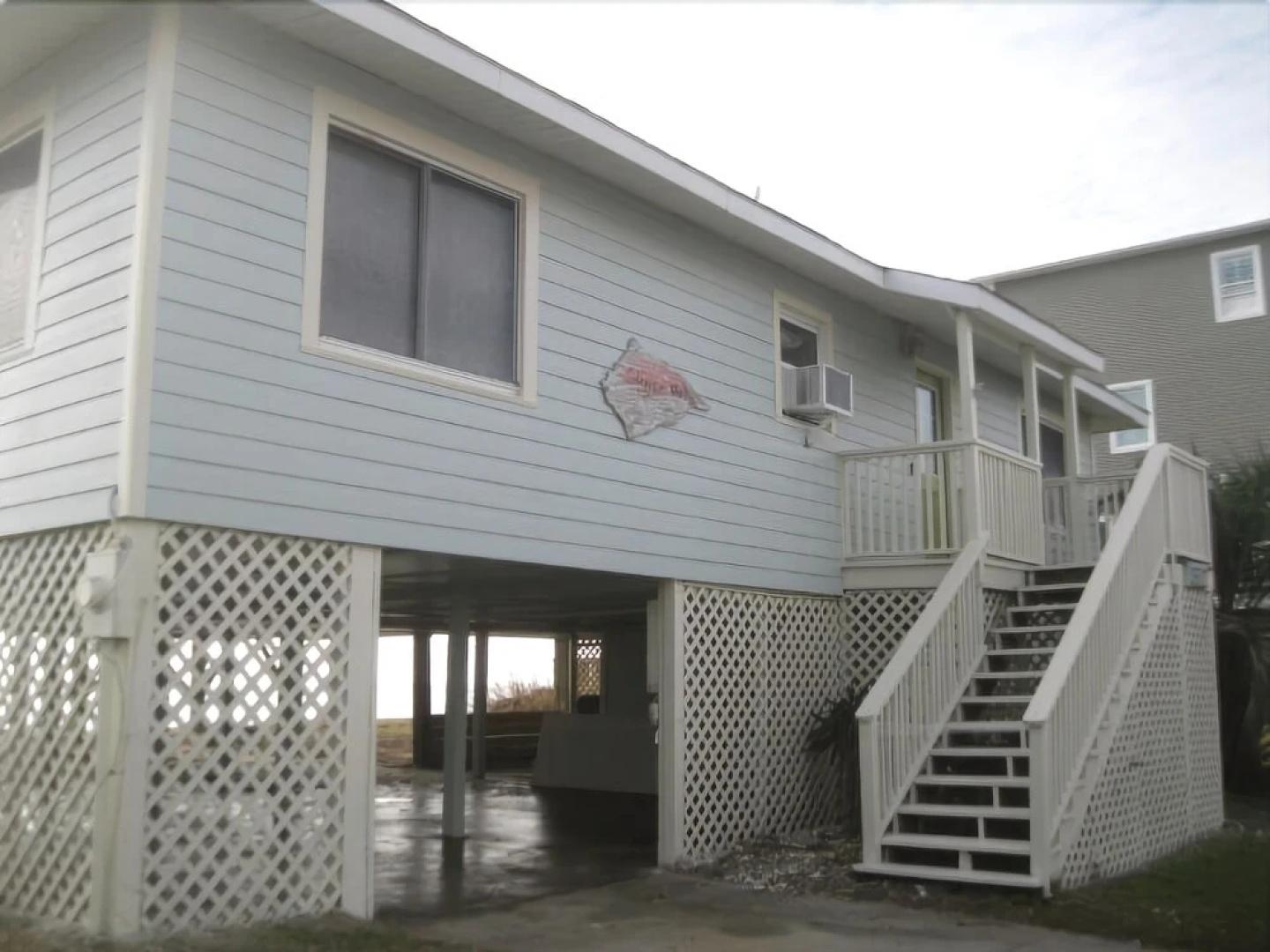 Conch Out - 4 Br home by RedAwning