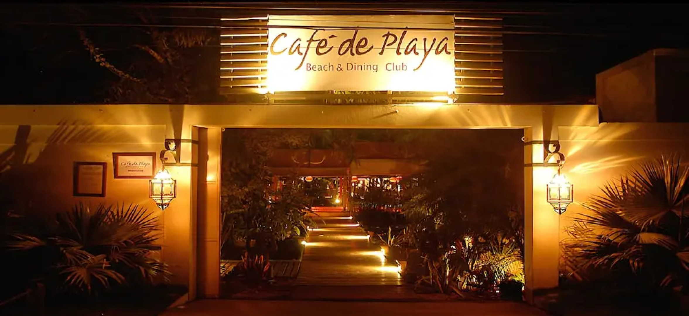 Café de Playa Beach Front Hotel