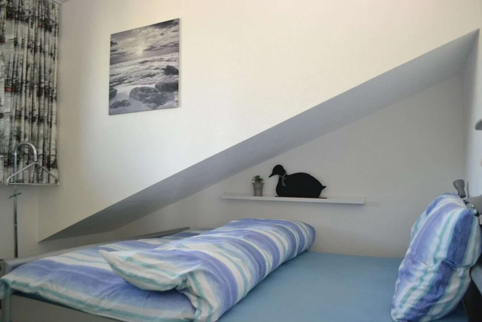 Two-bedroom Apartment for 4-5 Guests With Lake and Mountain Views