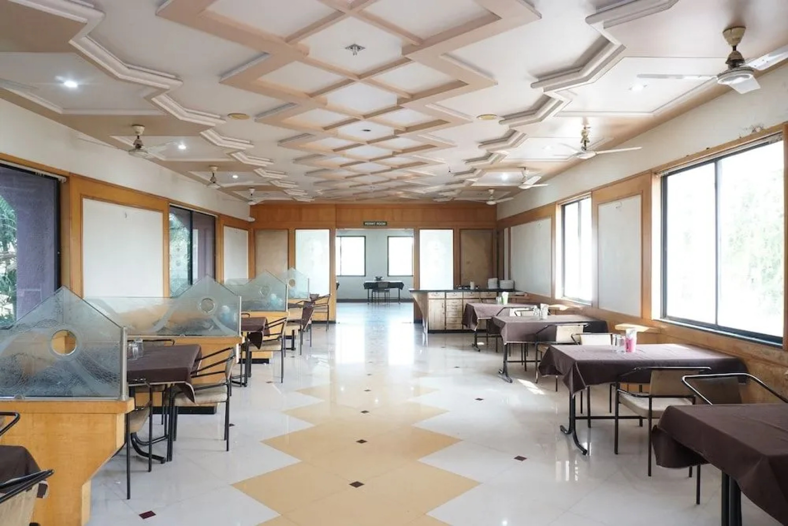 OYO 24487 Hotel Raj Regency